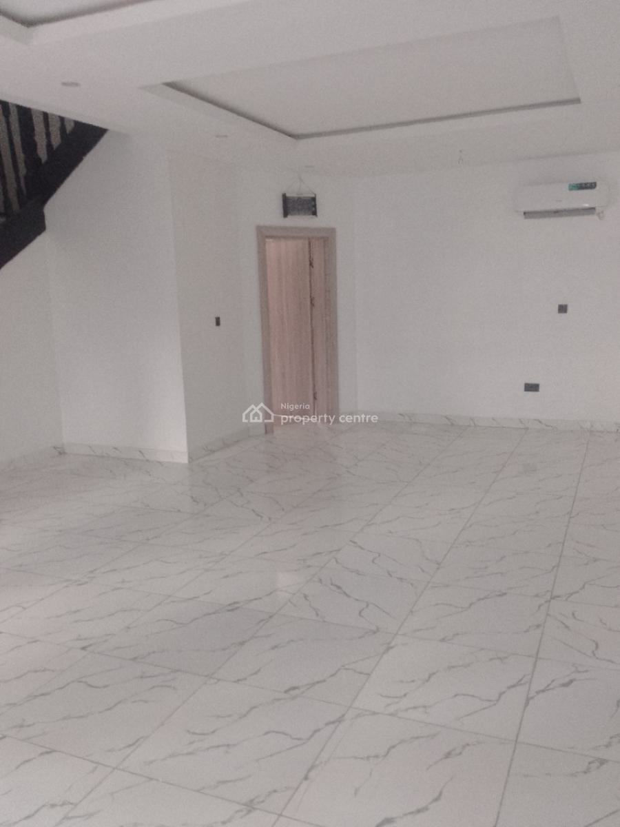 4, Lekki Phase 1, Lekki, Lagos, Terraced Duplex for Rent