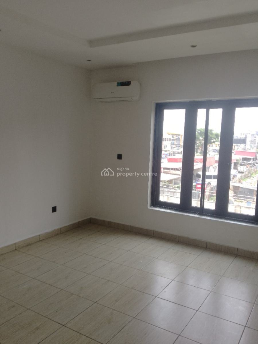 4, Lekki Phase 1, Lekki, Lagos, Terraced Duplex for Rent