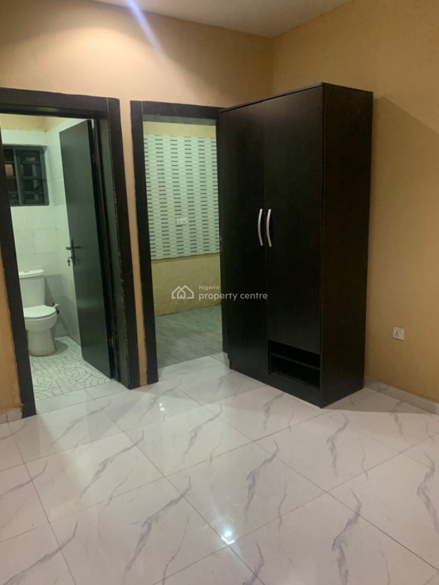 a Single Room Self Contain, Lekki Phase 2, Lekki Expressway, Lekki, Lagos, Self Contain (single Rooms) for Rent