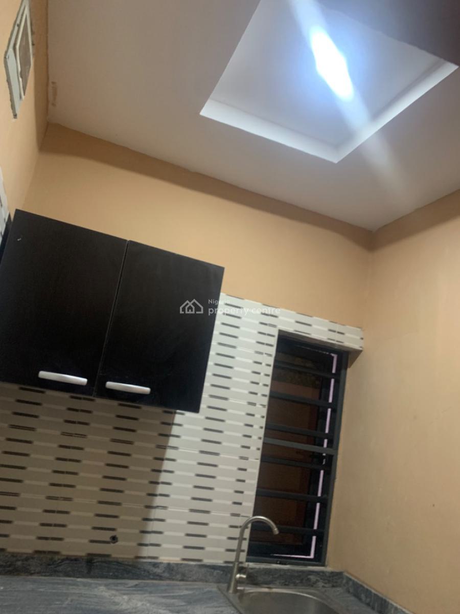a Single Room Self Contain, Lekki Phase 2, Lekki Expressway, Lekki, Lagos, Self Contain (single Rooms) for Rent