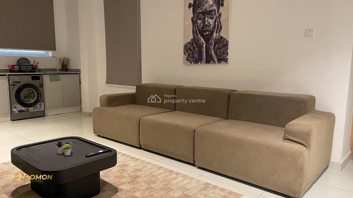 Clean 1 Bedroom with Pool and Elevator., Ikoyi, Lagos, Mini Flat (room and Parlour) Short Let