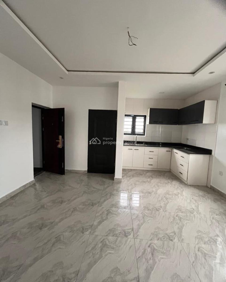 Lovely 1 Bedroom Apartment with Bq, Ologolo, Ologolo, Lekki, Lagos, Block of Flats for Sale