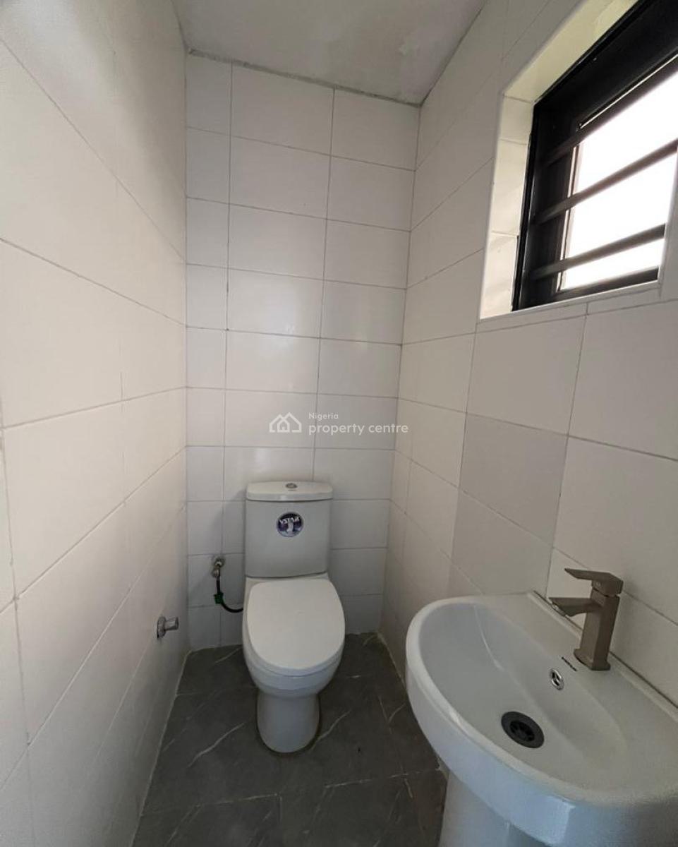 Lovely 1 Bedroom Apartment with Bq, Ologolo, Ologolo, Lekki, Lagos, Block of Flats for Sale