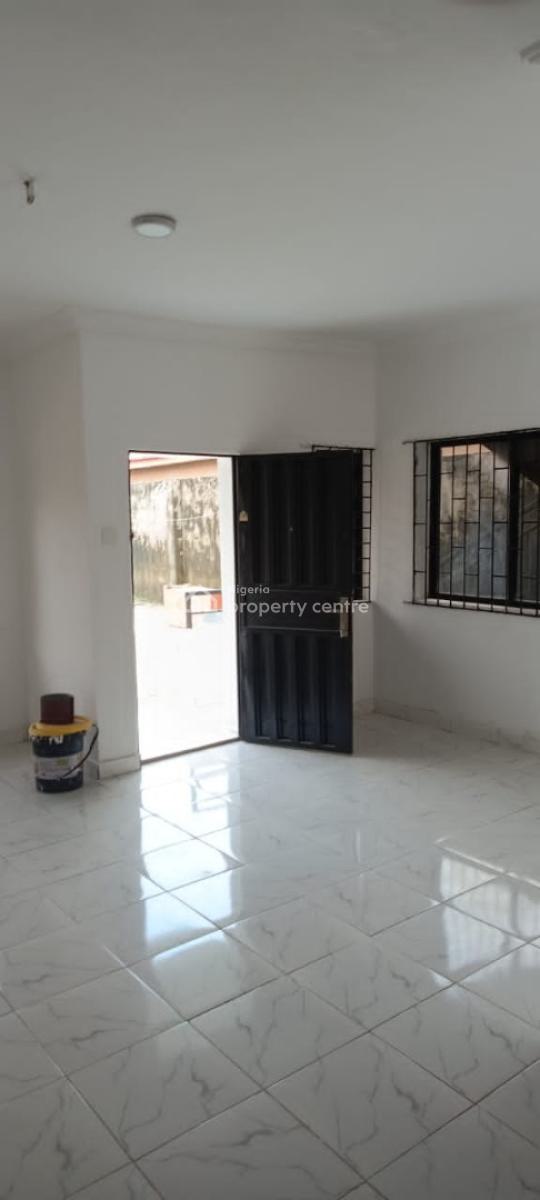 a Luxury 2 Bedroom Flat, Mobil Road, Lekki Phase 2, Lekki, Lagos, Flat / Apartment for Rent