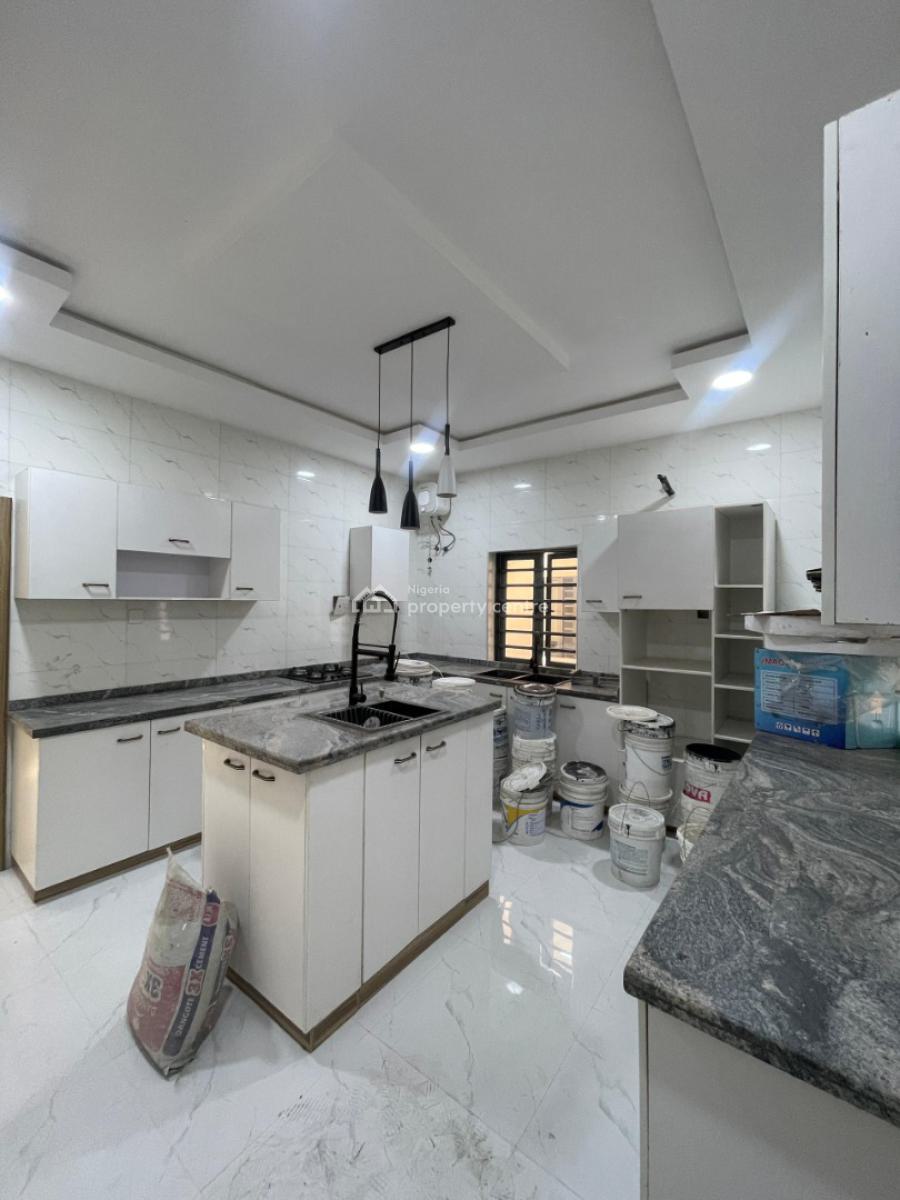 Beautiful 5 Bedroom Fully Detached Duplex with Bq   Location: Yaba, Yaba, Lagos, Detached Duplex for Sale
