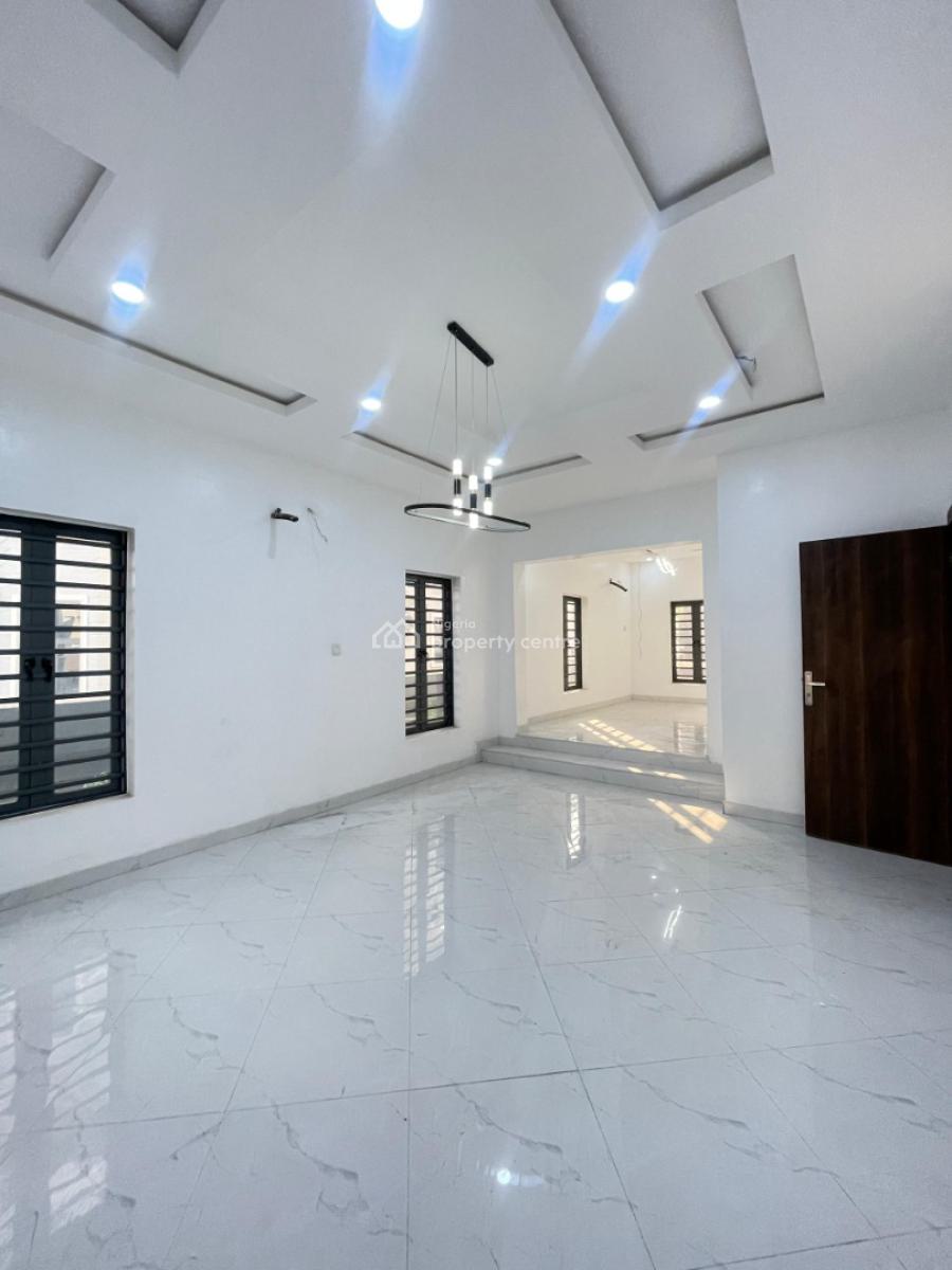 Beautiful 5 Bedroom Fully Detached Duplex with Bq   Location: Yaba, Yaba, Lagos, Detached Duplex for Sale