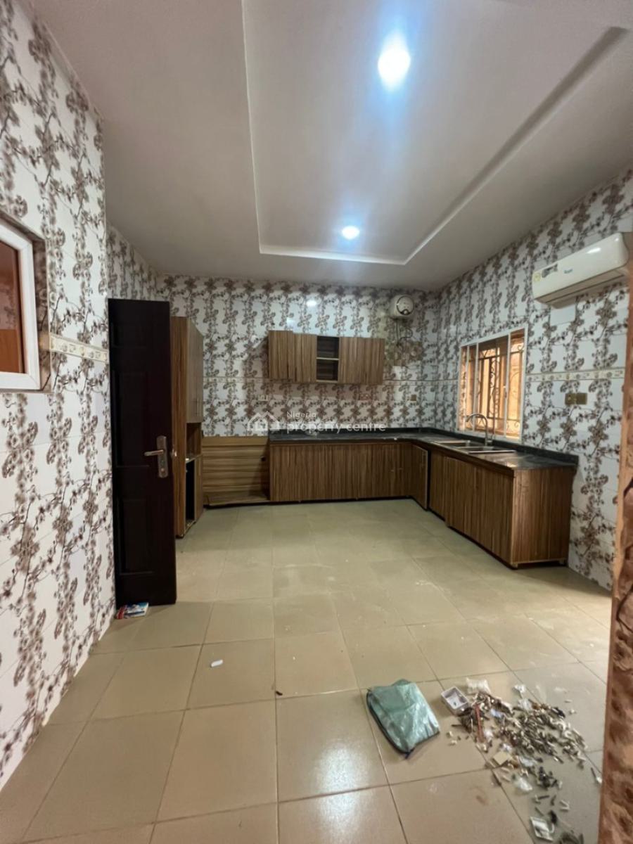Air-conditioned 4 Bedroom Semi-detached Duplex with Bq, Kado, Abuja, Semi-detached Duplex for Rent