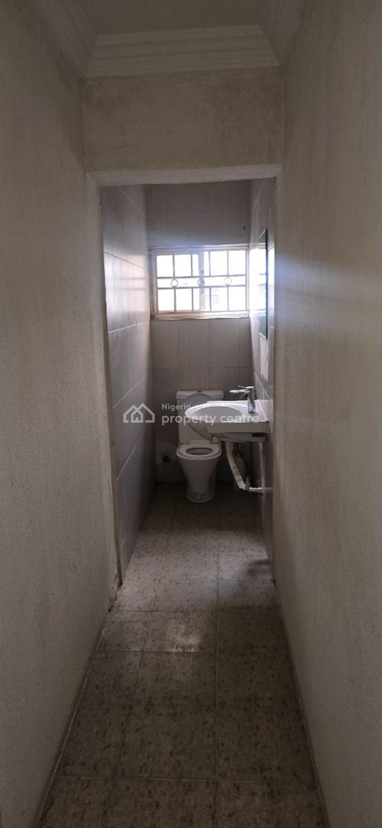 a Unit of 3 Bedroom Service Flat in a Medium Rise Apartment Block, Oniru, Victoria Island (vi), Lagos, Flat / Apartment for Rent