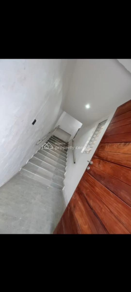 Luxurious 3 Bedroom Flat, Off Awolowo Way, Ikeja, Lagos, Flat / Apartment for Sale