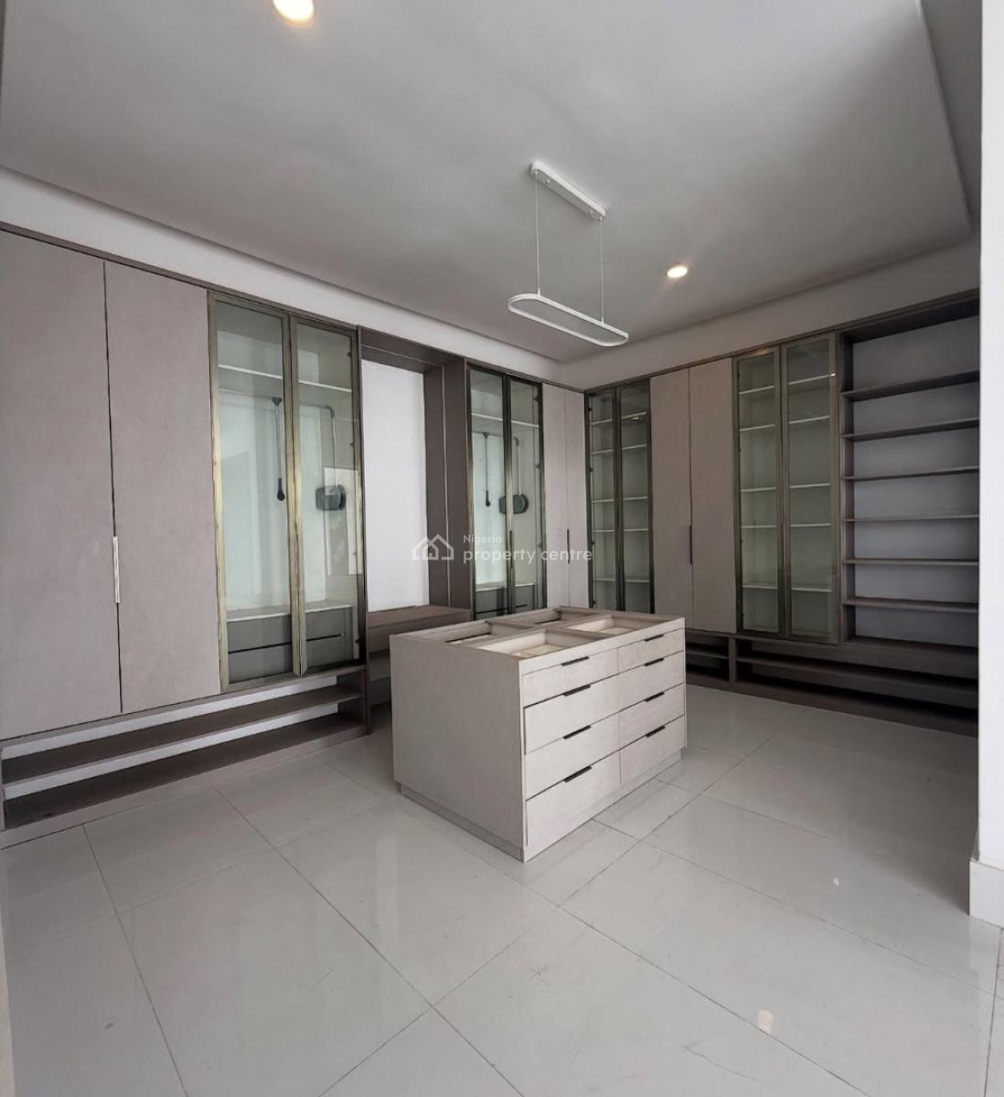 8 Bedroom Mansion, Asokoro District, Abuja, Detached Duplex for Sale