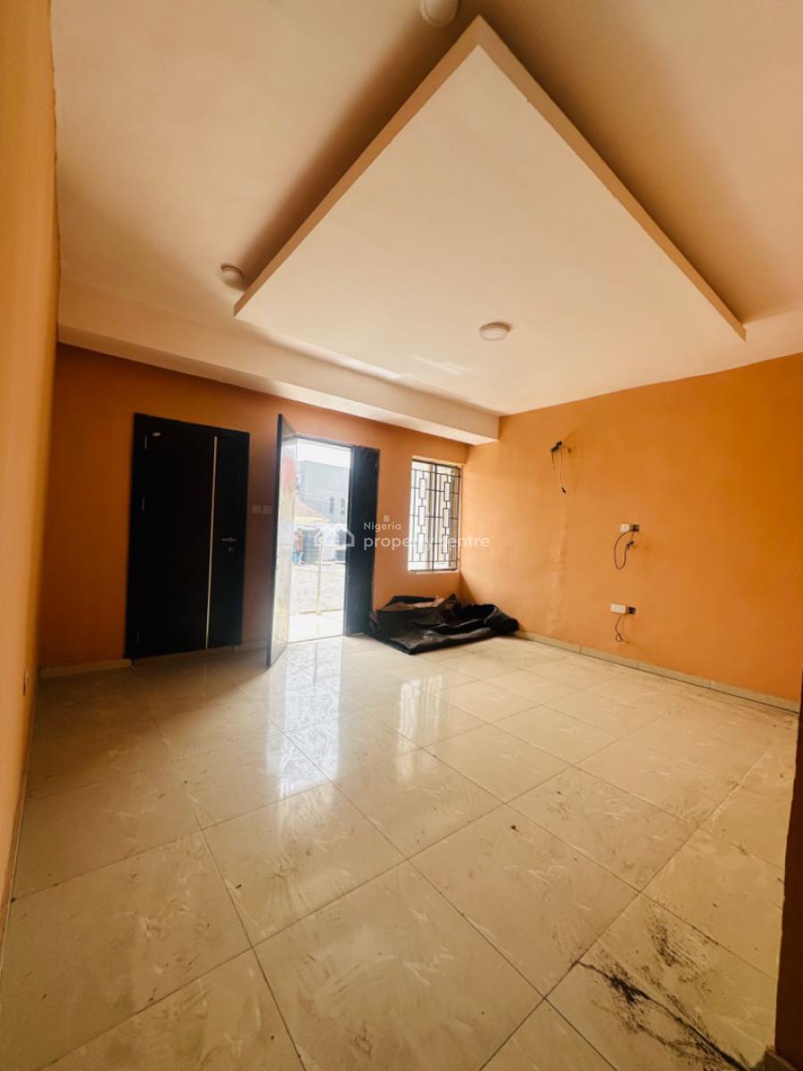 2bedrooms Apartment Available, Ologolo, Lekki, Lagos, Flat / Apartment for Sale