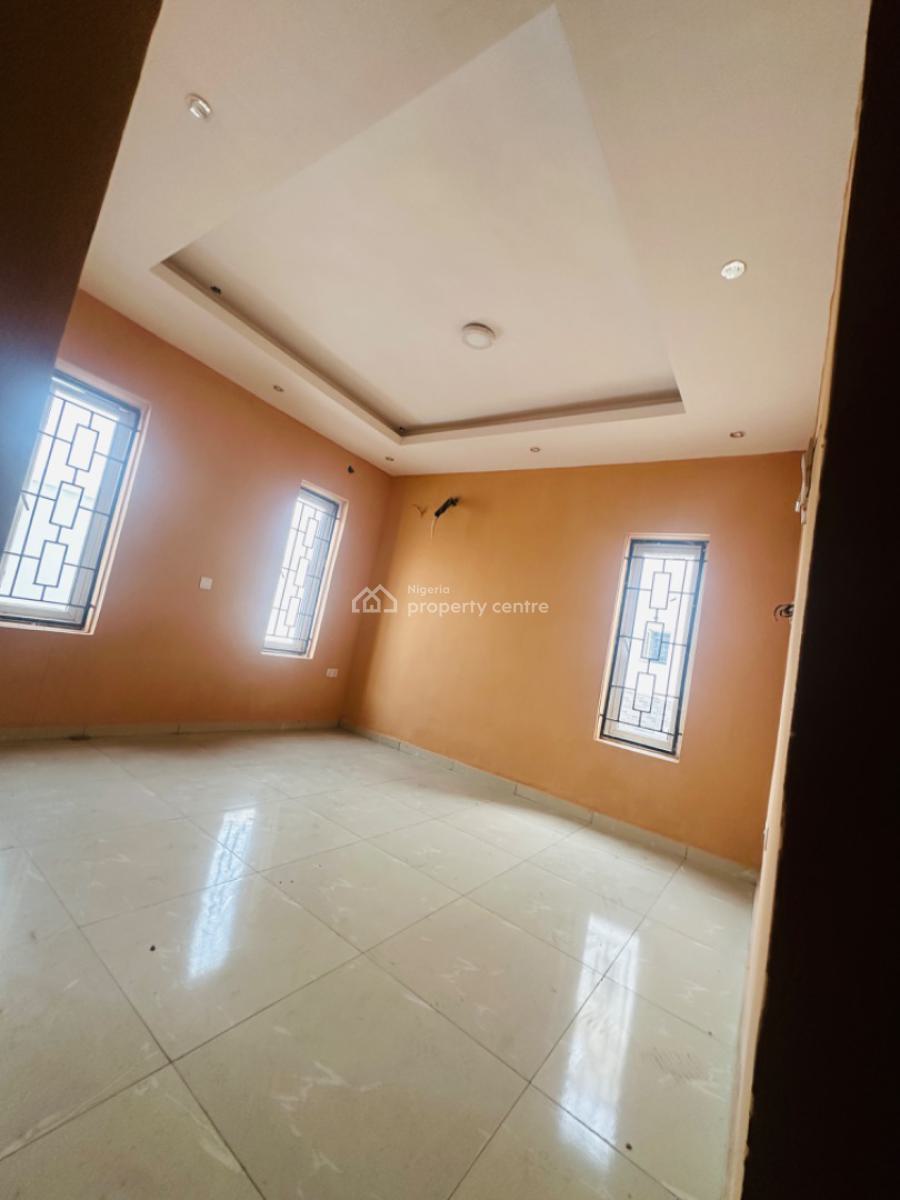 2bedrooms Apartment Available, Ologolo, Lekki, Lagos, Flat / Apartment for Sale