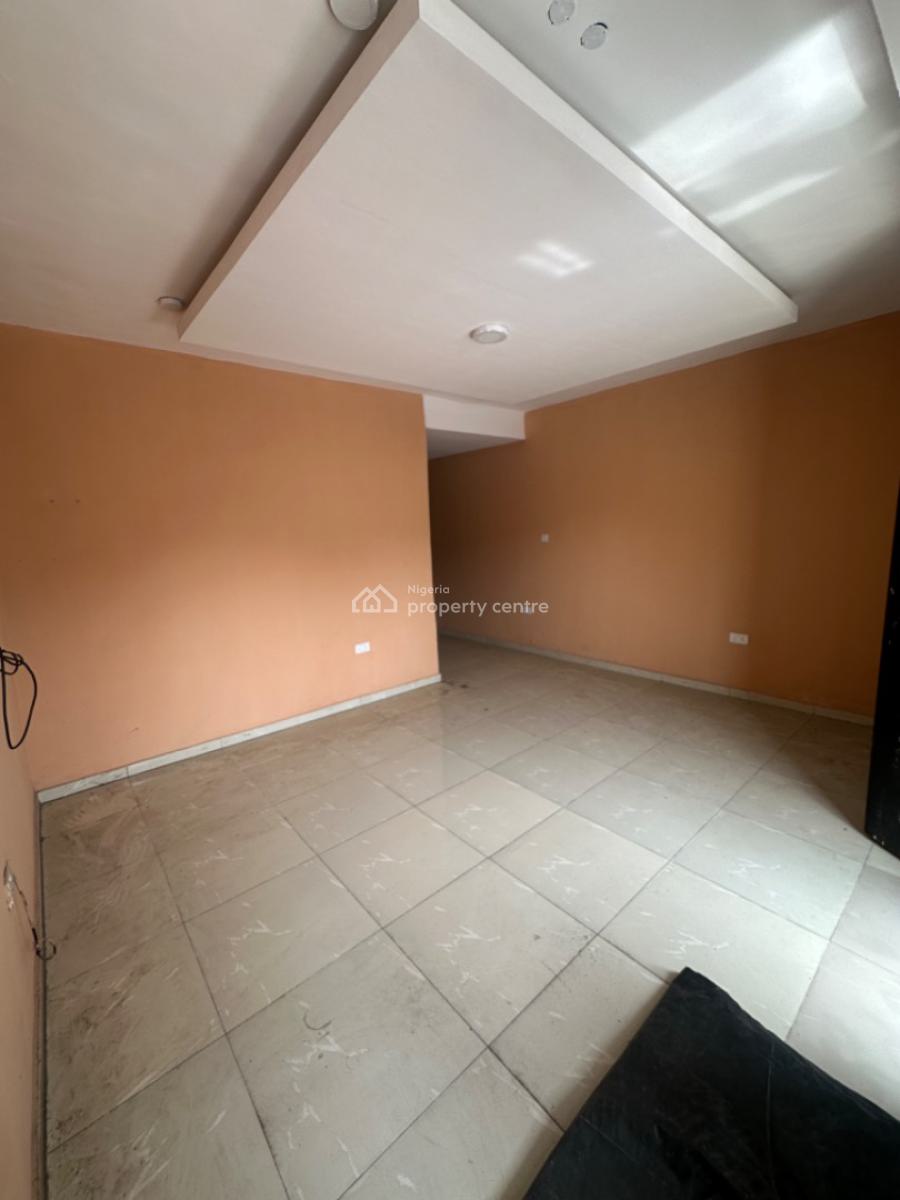 2bedrooms Apartment Available, Ologolo, Lekki, Lagos, Flat / Apartment for Sale