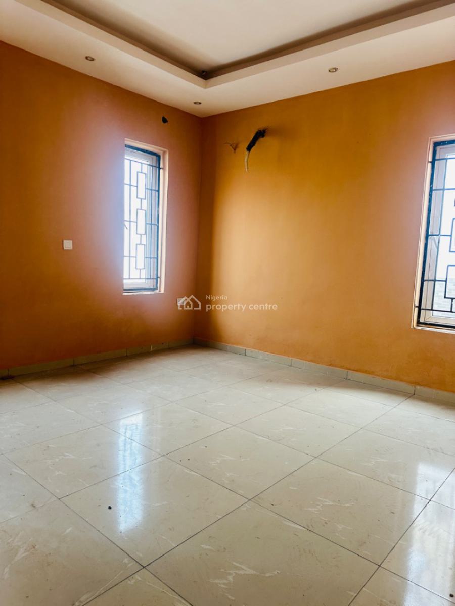 2bedrooms Apartment Available, Ologolo, Lekki, Lagos, Flat / Apartment for Sale