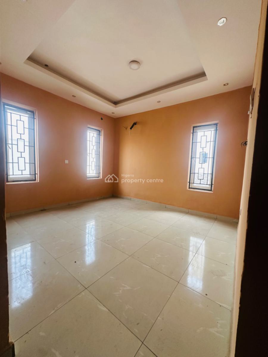 2bedrooms Apartment Available, Ologolo, Lekki, Lagos, Flat / Apartment for Sale