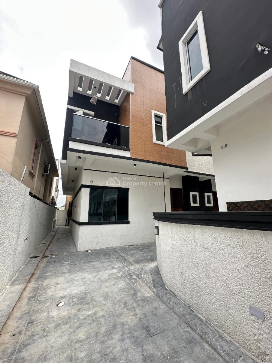 Contemporary Spacious 4 Bedroom Semi-detached Duplex with Bq, Chevron, Lekki, Lagos, Semi-detached Duplex for Sale