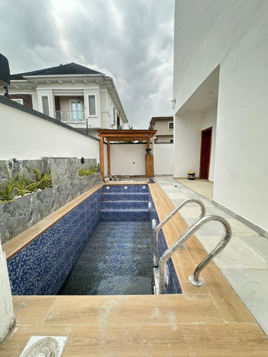 Uniquely-built Spacious 5 Bedroom Fully Detached Duplex with Bq, Chevron, Lekki, Lagos, Detached Duplex for Sale