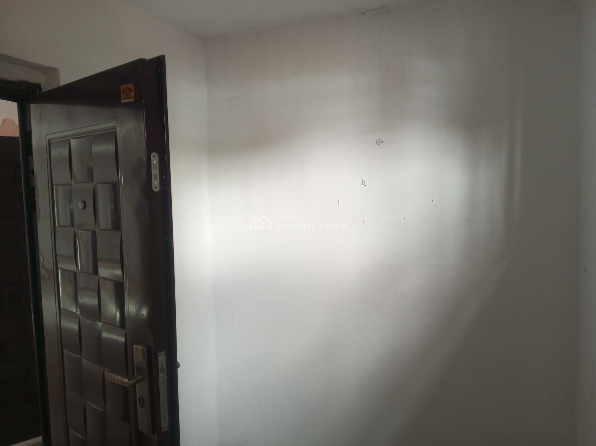 Big Shop, Upstairs, Directly Facing The Road, Badore, Ajah, Lagos, Shop for Rent