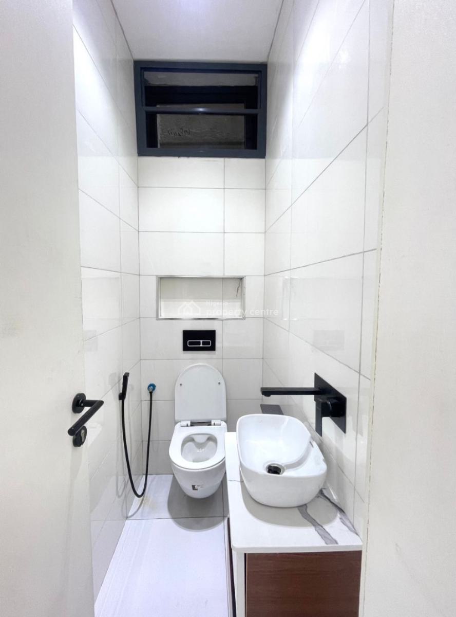 Luxury Spacious 2 Bedroom Apartment, Ologolo, Ologolo, Lekki, Lagos, Block of Flats for Sale