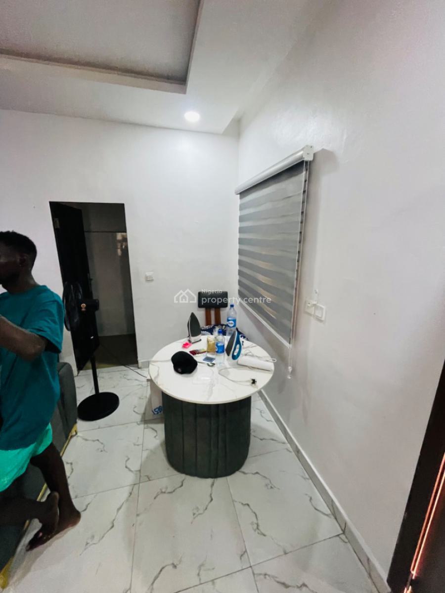 Luxury 1 Bedroom Apartment with  Excellent Facilities, Chevron, Lekki, Lagos, Mini Flat (room and Parlour) Short Let