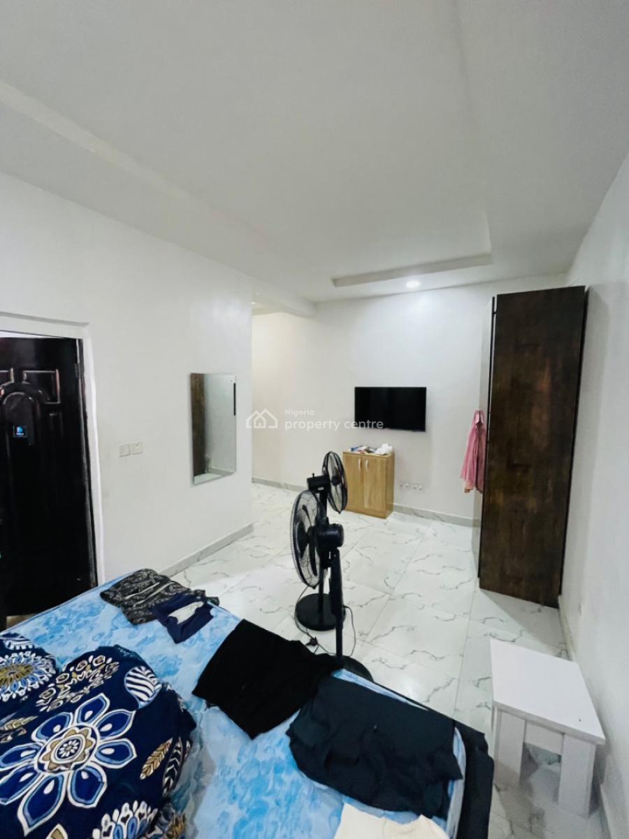 Luxury 1 Bedroom Apartment with  Excellent Facilities, Chevron, Lekki, Lagos, Mini Flat (room and Parlour) Short Let