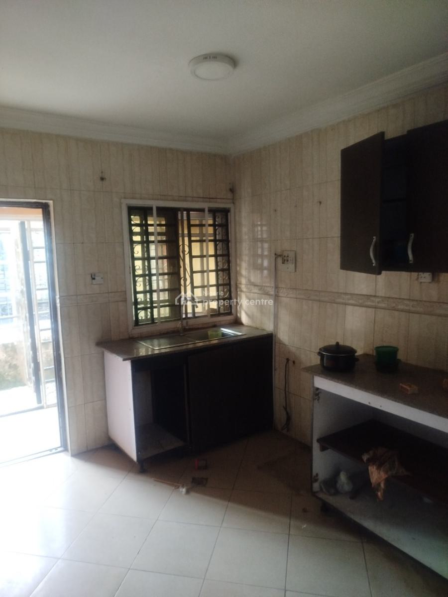 Specious Three Bedroom Apartment, Main Wuye, Wuye, Abuja, Flat / Apartment for Rent