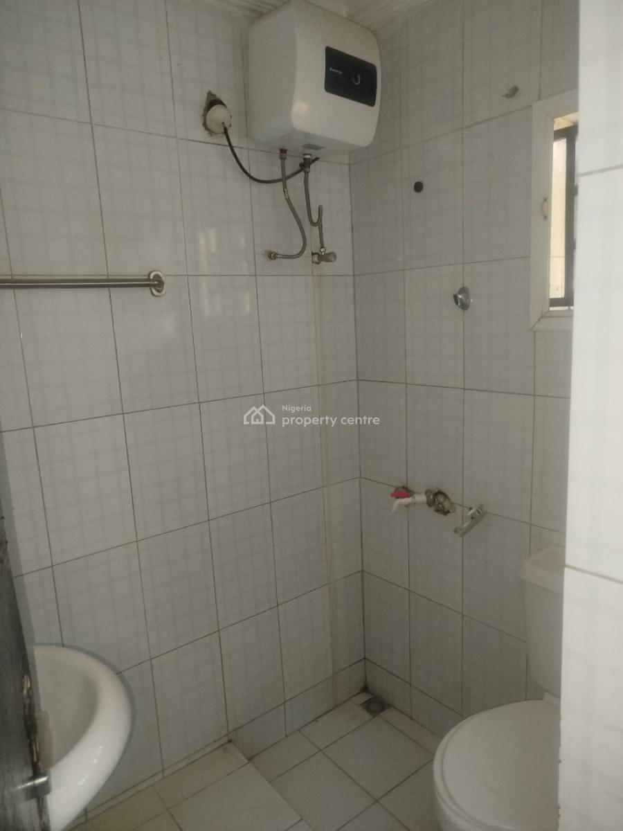 Specious Three Bedroom Apartment, Main Wuye, Wuye, Abuja, Flat / Apartment for Rent