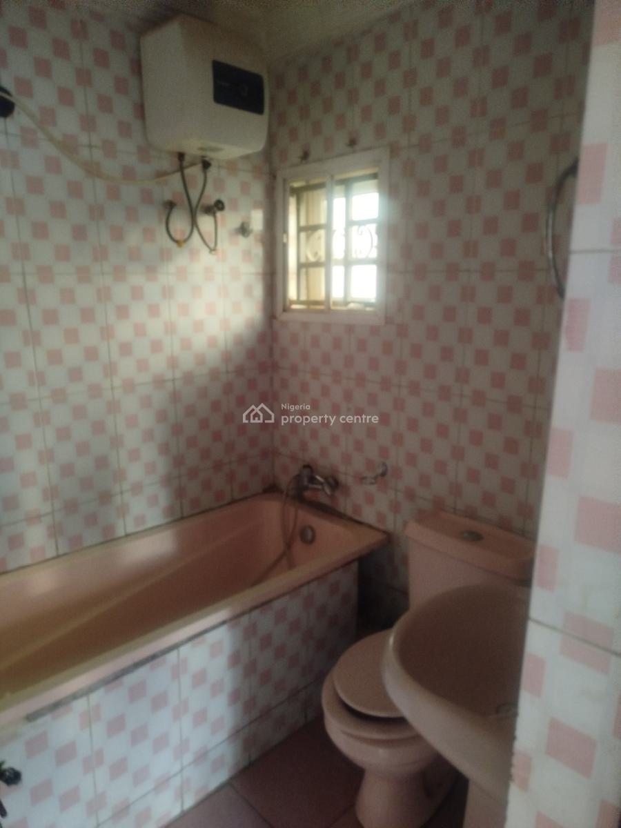 Specious Three Bedroom Apartment, Main Wuye, Wuye, Abuja, Flat / Apartment for Rent