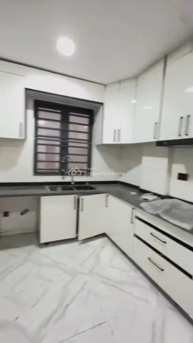 Fully Serviced 2bedroom Flat Ensuit, Off Admiralty Way, Lekki Phase 1, Lekki, Lagos, Flat / Apartment for Rent