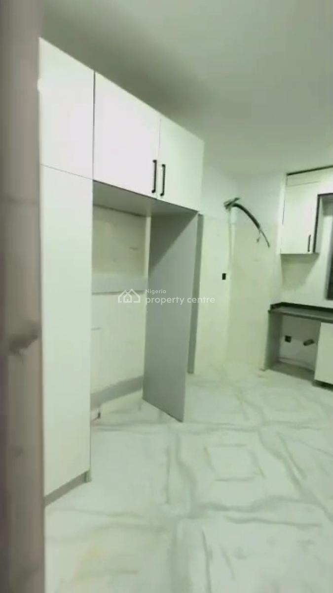 Fully Serviced 2bedroom Flat Ensuit, Off Admiralty Way, Lekki Phase 1, Lekki, Lagos, Flat / Apartment for Rent