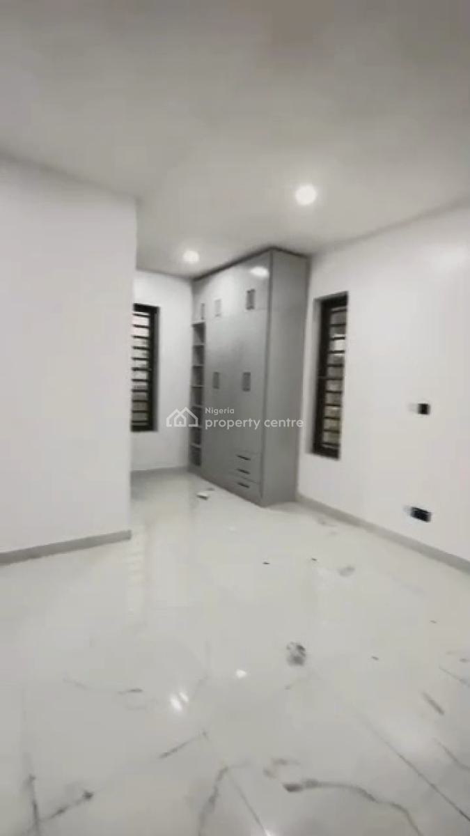 Fully Serviced 2bedroom Flat Ensuit, Off Admiralty Way, Lekki Phase 1, Lekki, Lagos, Flat / Apartment for Rent
