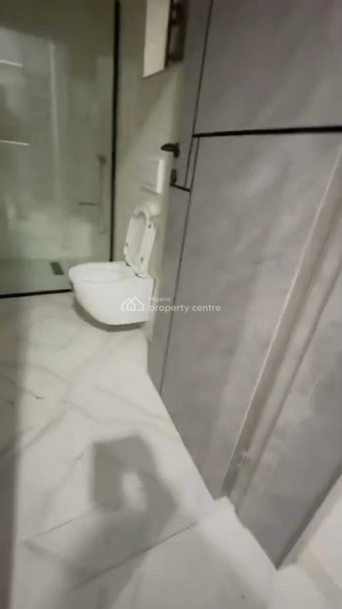 Fully Serviced 2bedroom Flat Ensuit, Off Admiralty Way, Lekki Phase 1, Lekki, Lagos, Flat / Apartment for Rent