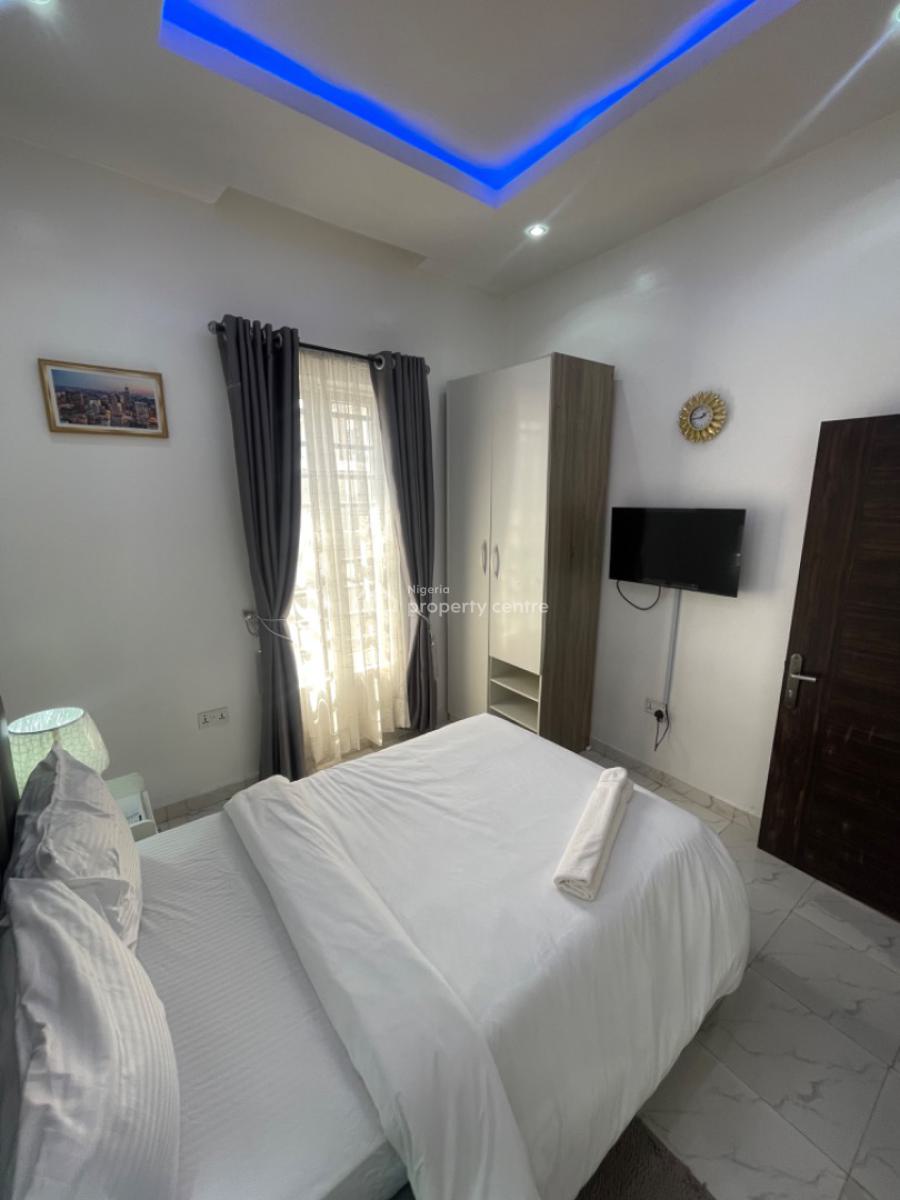 Luxury 3 Bedroom Apartment with Ps5 & Massage Machine, Lagos Business School, Ajah, Lagos, Flat / Apartment Short Let