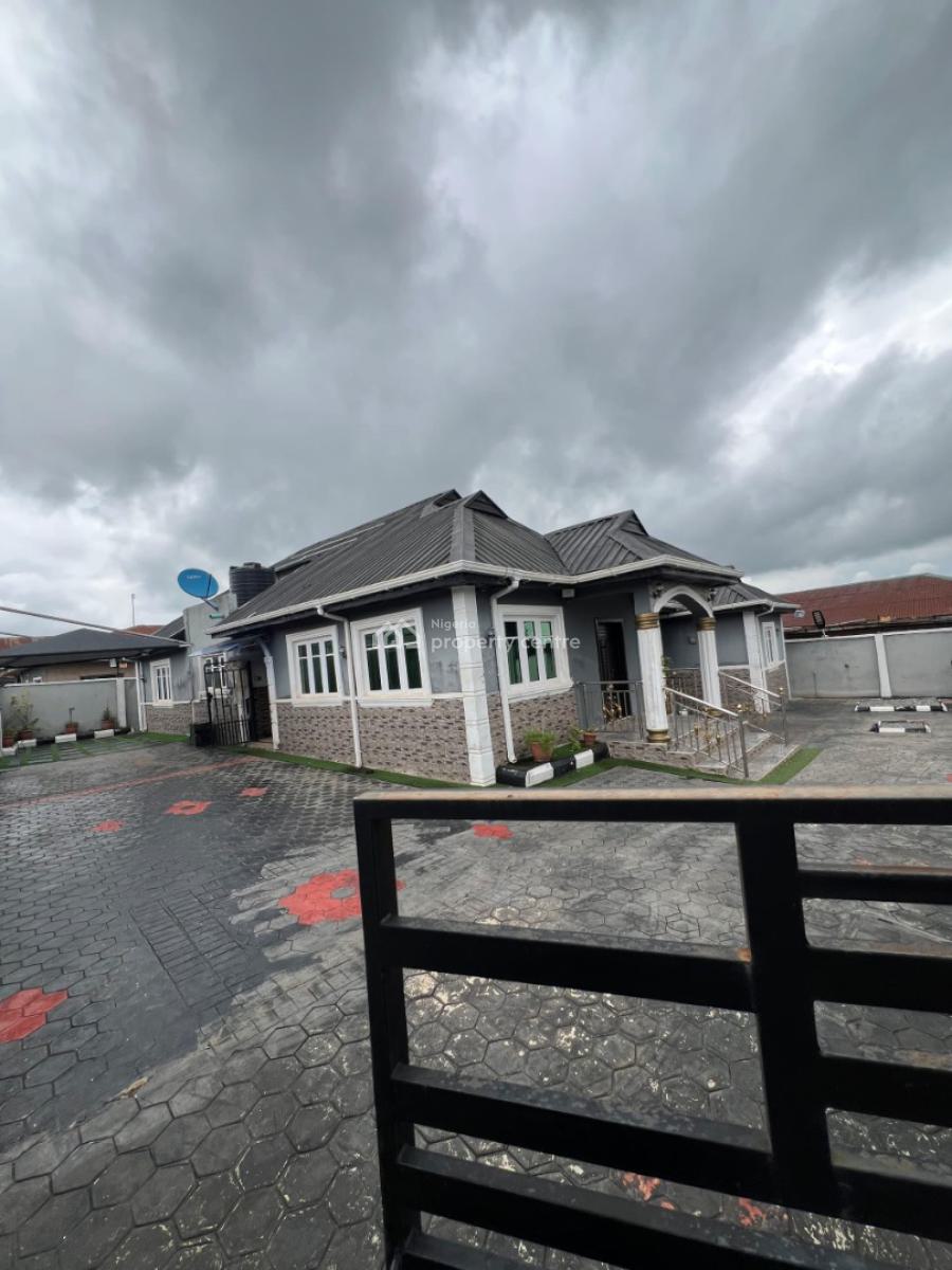 3 Units Apartments in Developed Area Build on Standard Plot of Land, Idi Obi Ologuneru Ibadan, Ologuneru, Ibadan, Oyo, Detached Bungalow for Sale