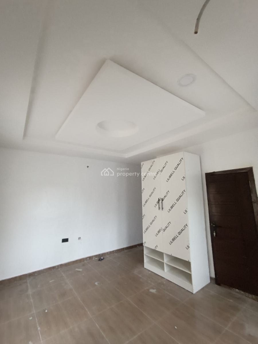 a Brand New 2beredroom Flat, By Pepperoni Abraham Adesunya, Lekki Phase 2, Lekki, Lagos, Flat / Apartment for Rent