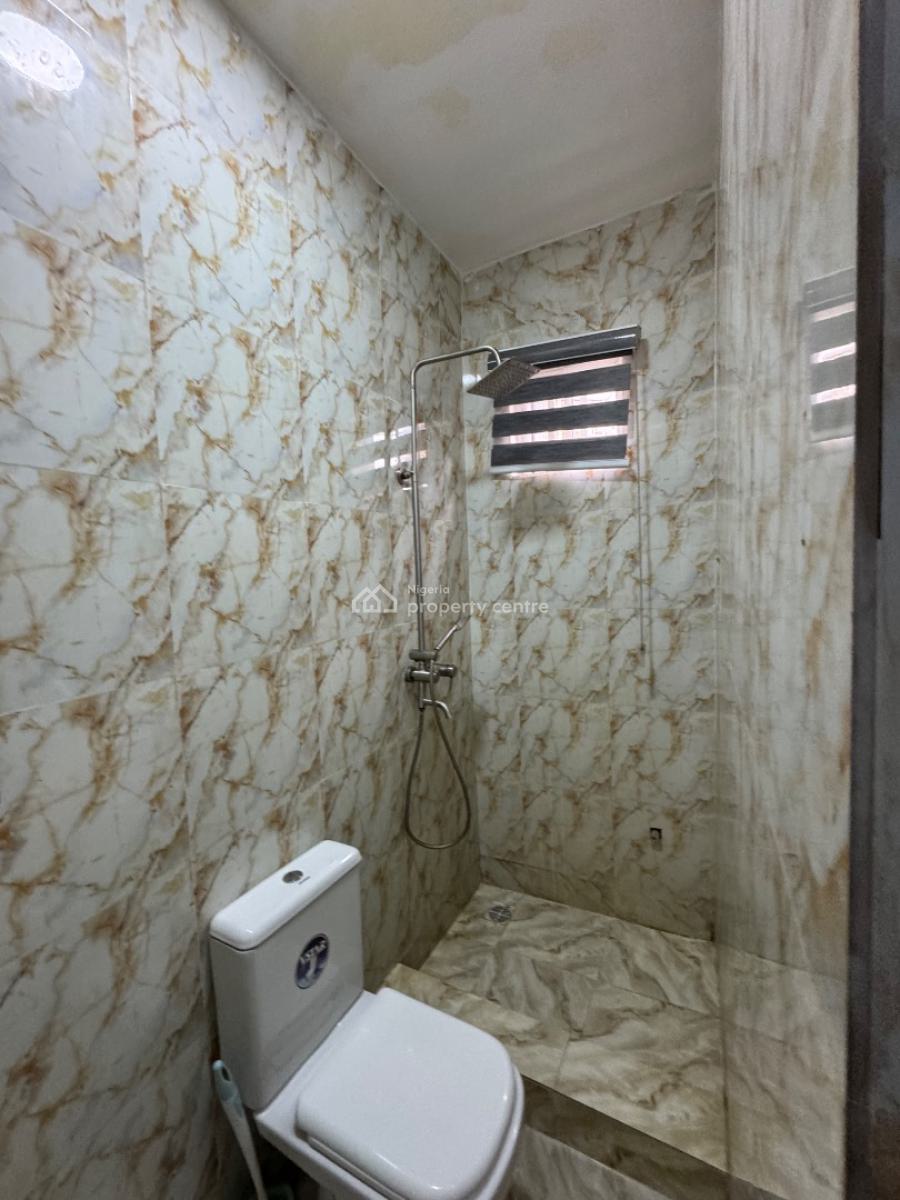Unfurnish 2 Bedroom Apartmentpool, Gym, 24 Hours Light, Dont Mis It, Orchid Road Lekki, Lekki, Lagos, House for Rent