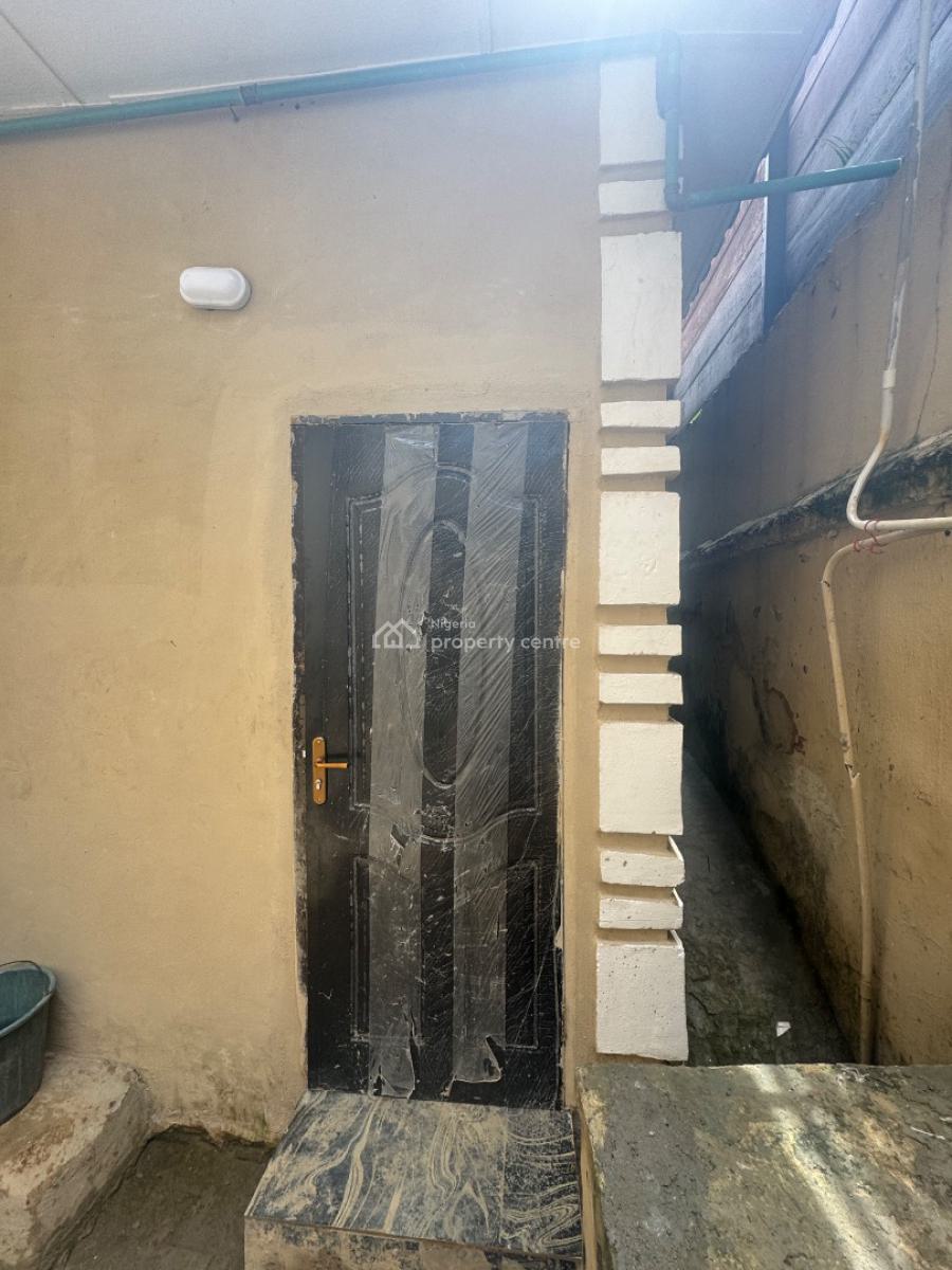 a Small Office Space Available, Close to Brasser’s Mall, Lekki Phase 1, Lekki, Lagos, Office Space for Rent