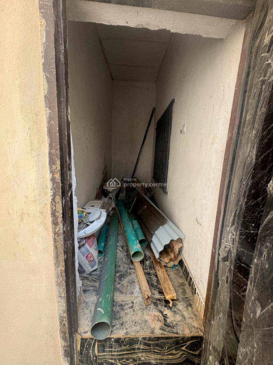 a Small Office Space Available, Close to Brasser’s Mall, Lekki Phase 1, Lekki, Lagos, Office Space for Rent