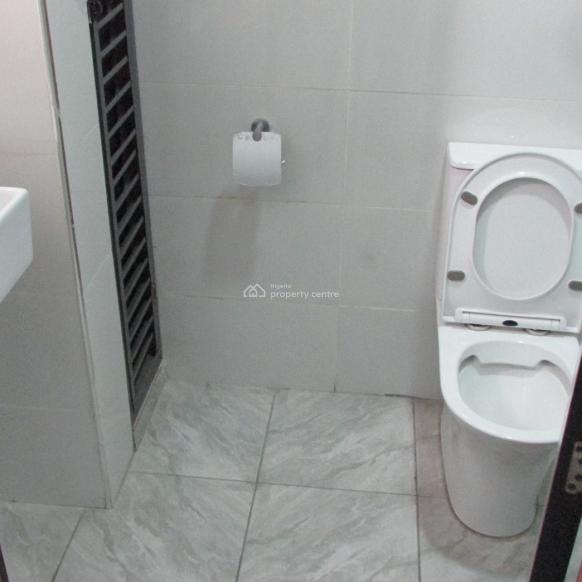 Three-bedroom Apartment with a Bq, Ikate, Lekki, Lagos, Flat / Apartment for Rent