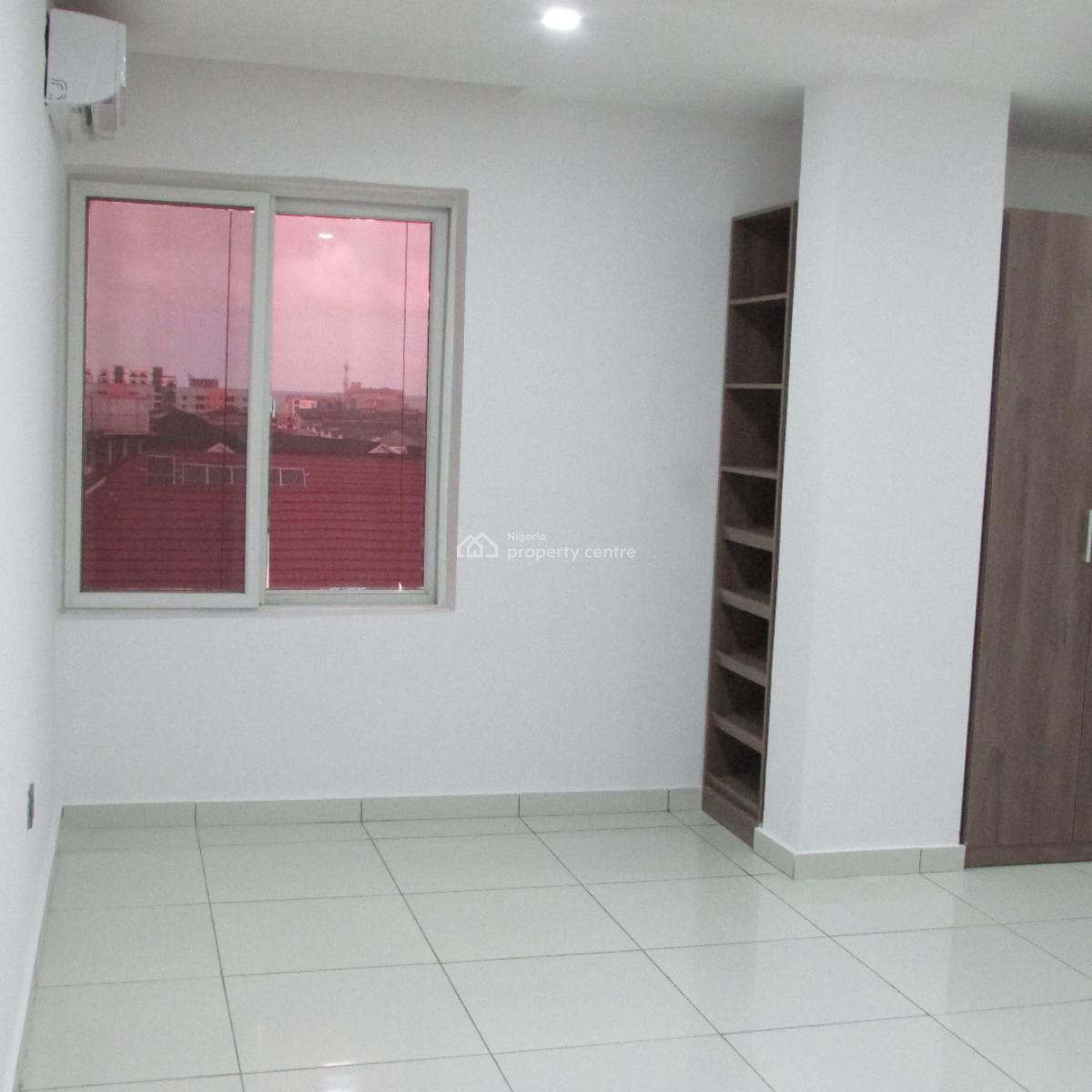 Three-bedroom Apartment with a Bq, Ikate, Lekki, Lagos, Flat / Apartment for Rent