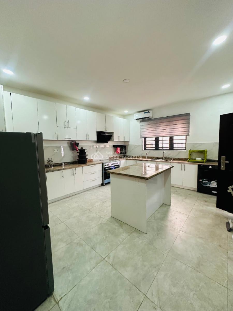 Furnished 3 Bedroom Apartment, Maryland, Lagos, Block of Flats for Sale