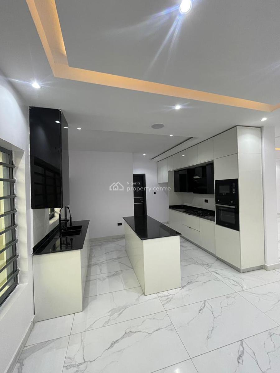 Newly Built Serviced 3bedroom Flat, Lekki Phase 1, Lekki Phase 1, Lekki, Lagos, Flat / Apartment for Sale