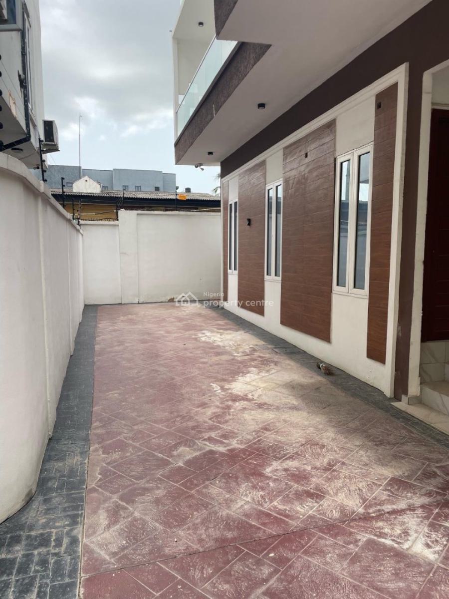 Spaciously Built 6 Bedroom Detached Duplex with Roof Top Terrace., Gra Phase 2, Magodo, Lagos, Detached Duplex for Sale
