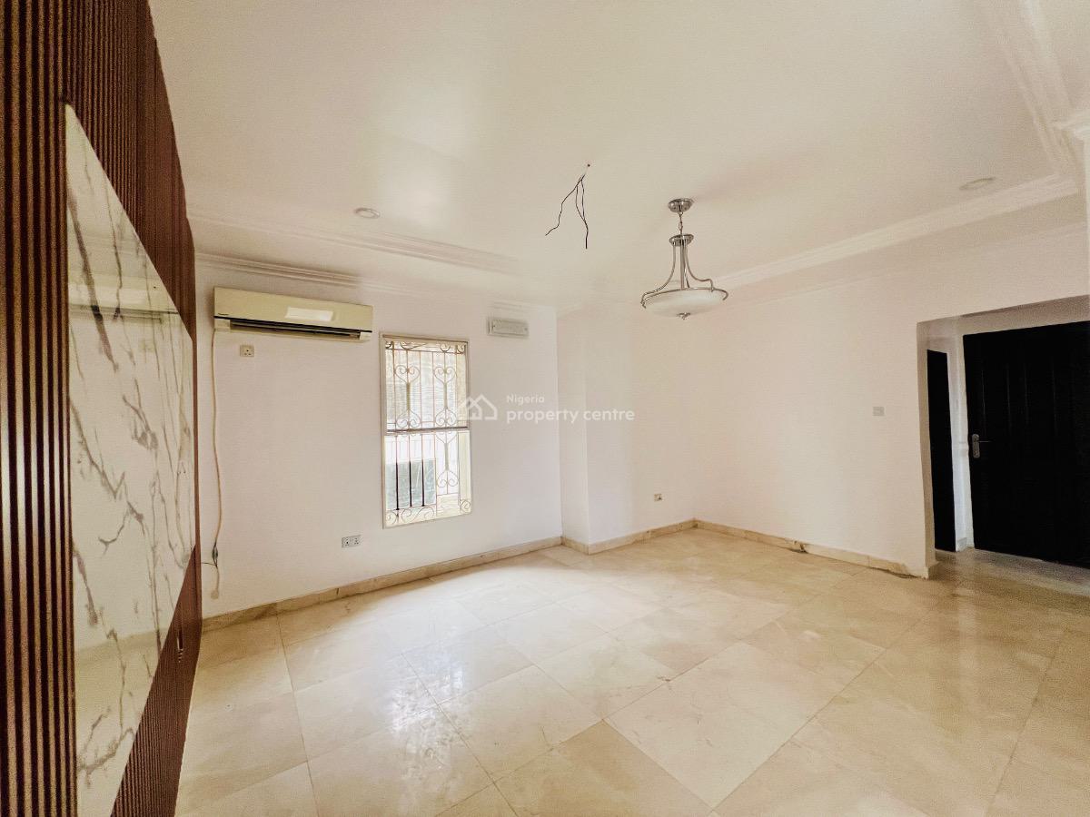 Fully Serviced 3 Bedroom Penthouse, Lekki Phase 1, Lekki Phase 1, Lekki, Lagos, Block of Flats for Sale