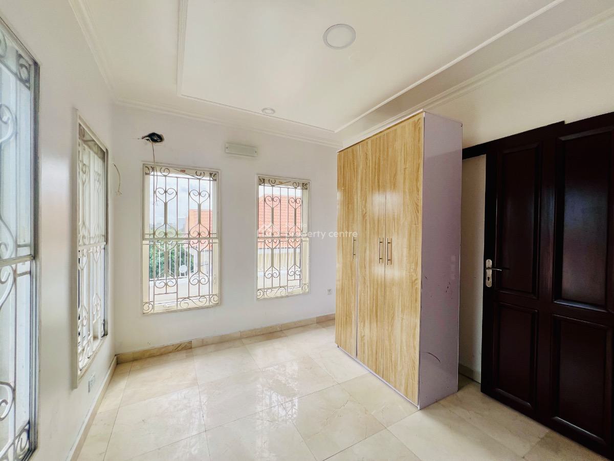 Fully Serviced 3 Bedroom Penthouse, Lekki Phase 1, Lekki Phase 1, Lekki, Lagos, Block of Flats for Sale