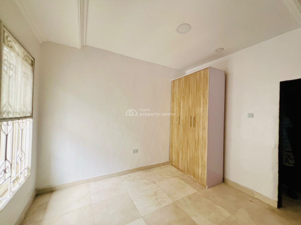 Fully Serviced 3 Bedroom Penthouse, Lekki Phase 1, Lekki Phase 1, Lekki, Lagos, Block of Flats for Sale