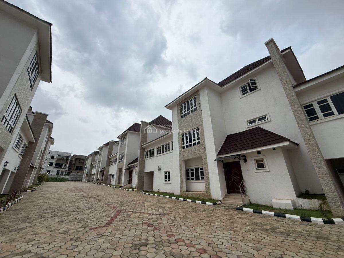 Well Finished 12units of 4 Beds& 8 Units of 5 Beds Duplexes with Bq, Guzape District, Abuja, Terraced Duplex for Rent