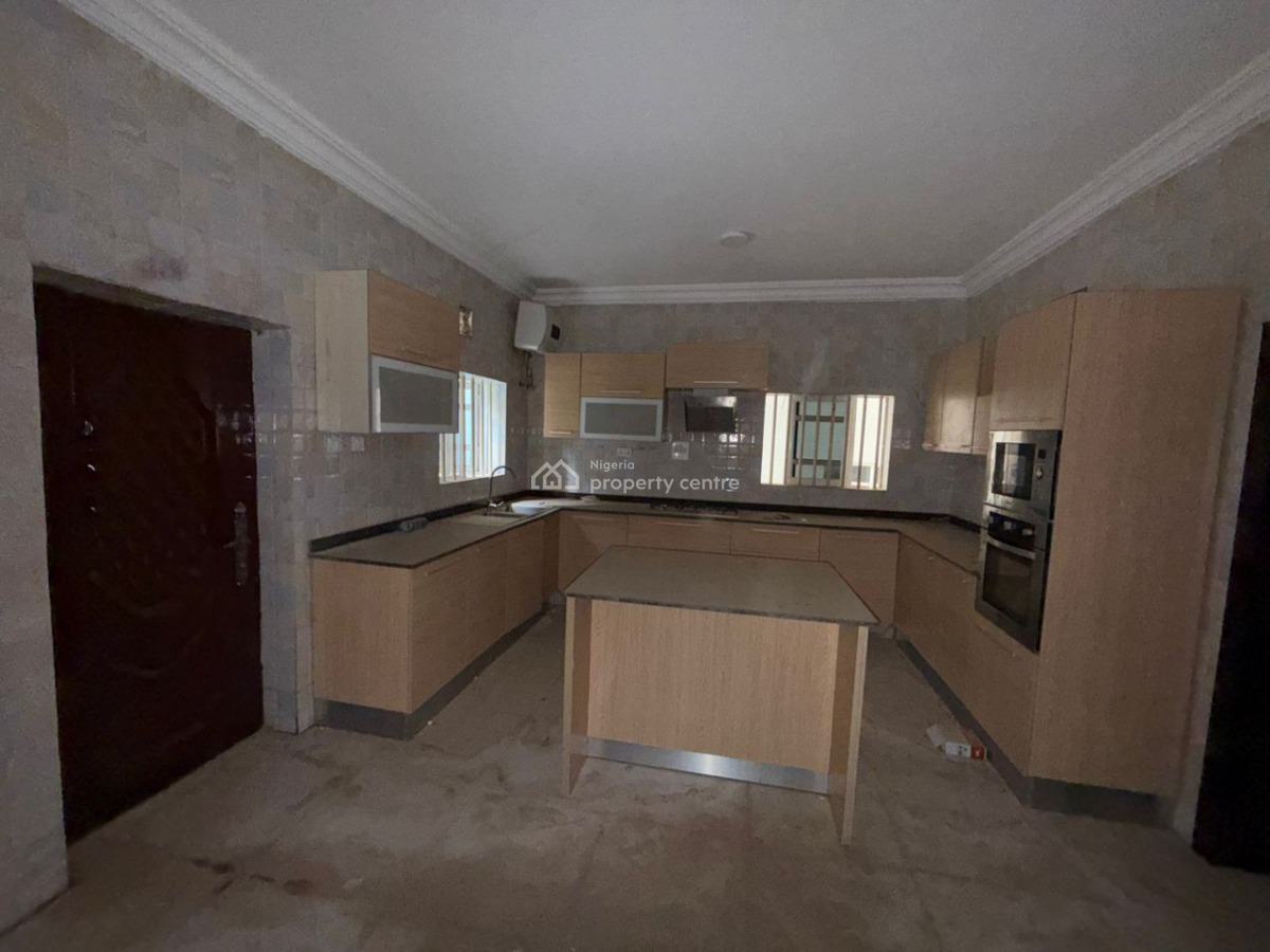 Well Finished 12units of 4 Beds& 8 Units of 5 Beds Duplexes with Bq, Guzape District, Abuja, Terraced Duplex for Rent