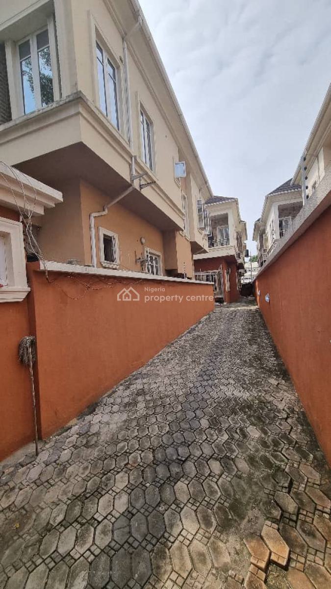 Spacious Studio Apartment in a Secure Environment, Chevron, Lekki, Lagos, Self Contain (single Rooms) for Rent