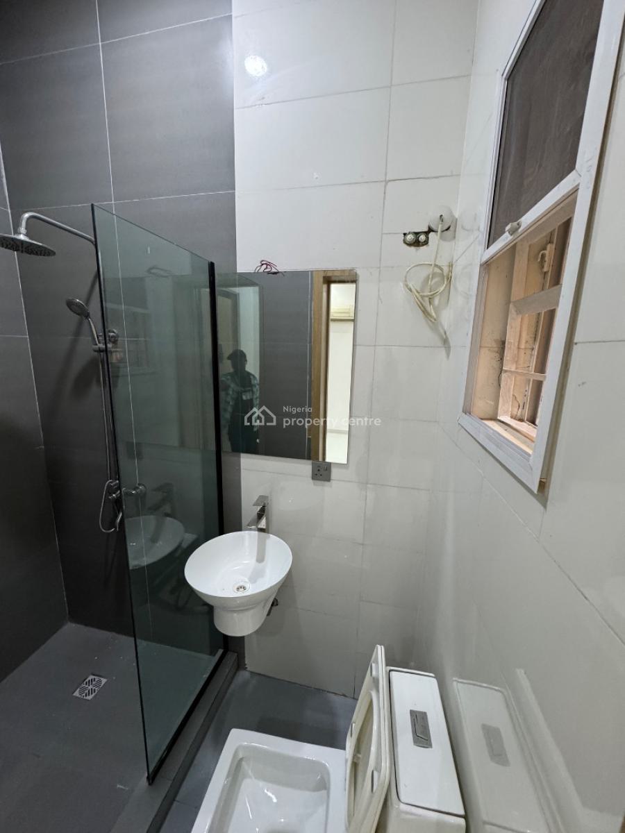 Spacious 2 Bedrooms Flat, Off Ajose, Victoria Island (vi), Lagos, Flat / Apartment for Rent